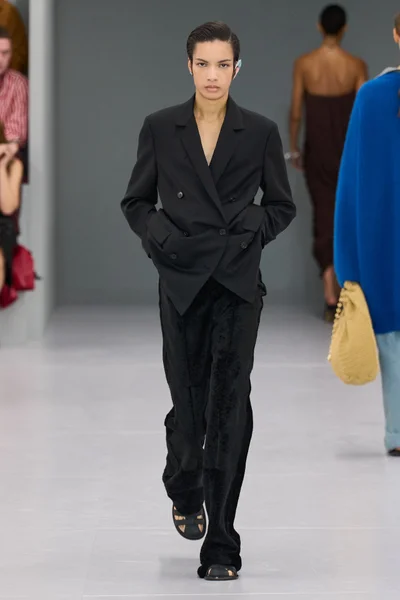 Look 50